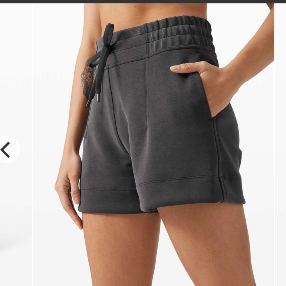 Lululemon Soft Ambitions HR short 4” Modal Fabric Size 6 Graphite Grey